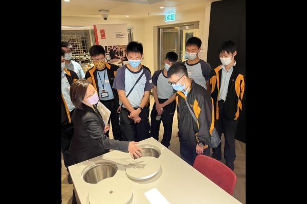 同學聽講解